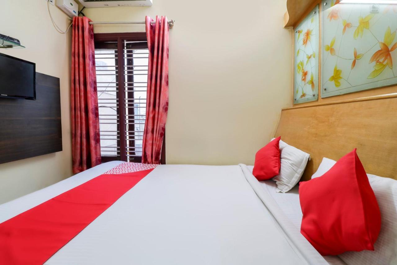 Oyo 71675 New Aishwarya Comforts Hotel Бангалор Екстериор снимка