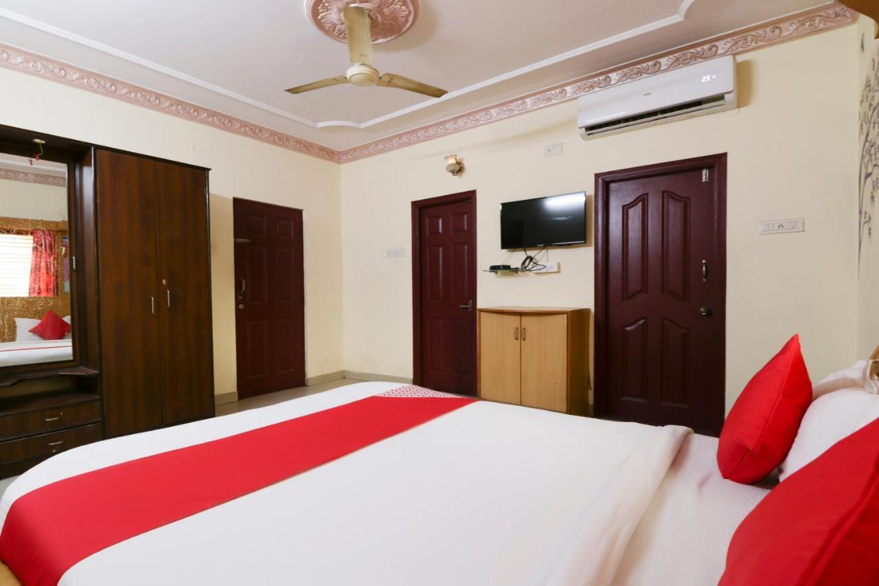 Oyo 71675 New Aishwarya Comforts Hotel Бангалор Екстериор снимка