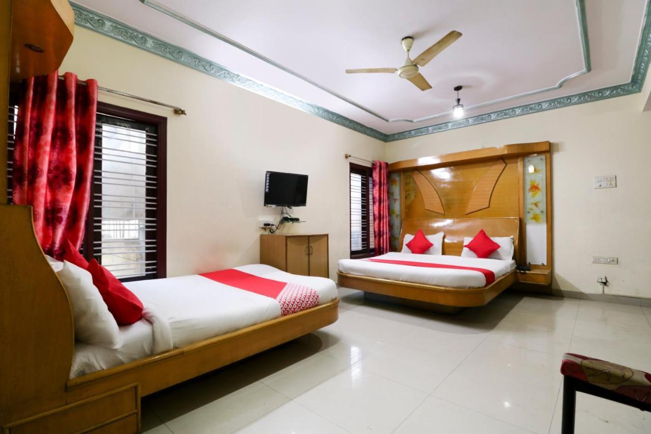 Oyo 71675 New Aishwarya Comforts Hotel Бангалор Екстериор снимка