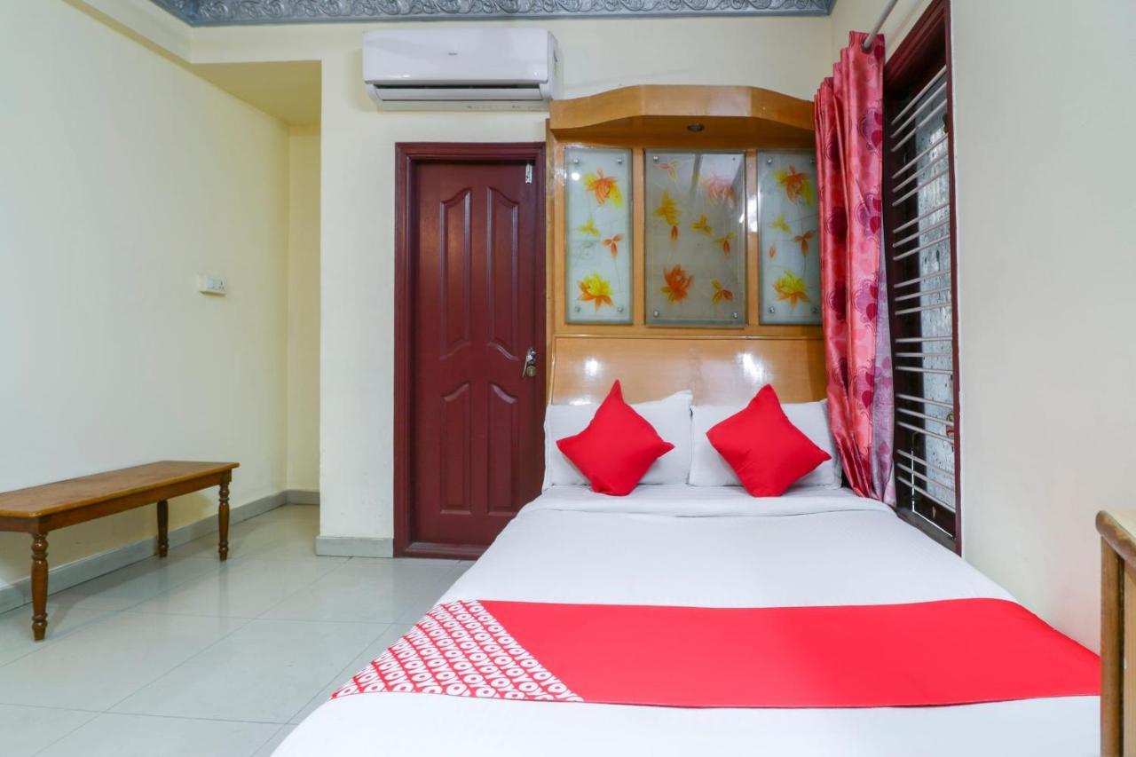 Oyo 71675 New Aishwarya Comforts Hotel Бангалор Екстериор снимка