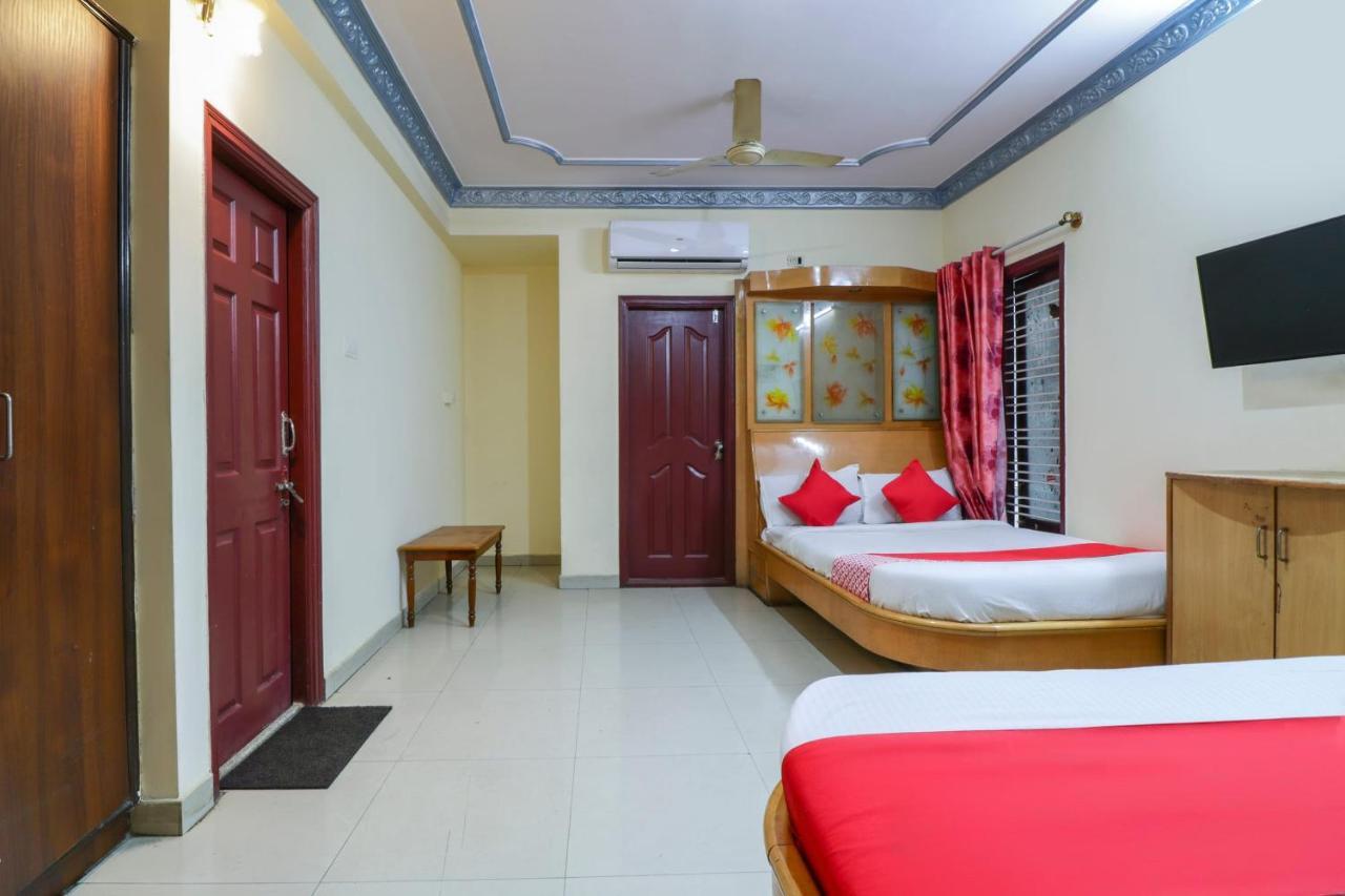 Oyo 71675 New Aishwarya Comforts Hotel Бангалор Екстериор снимка