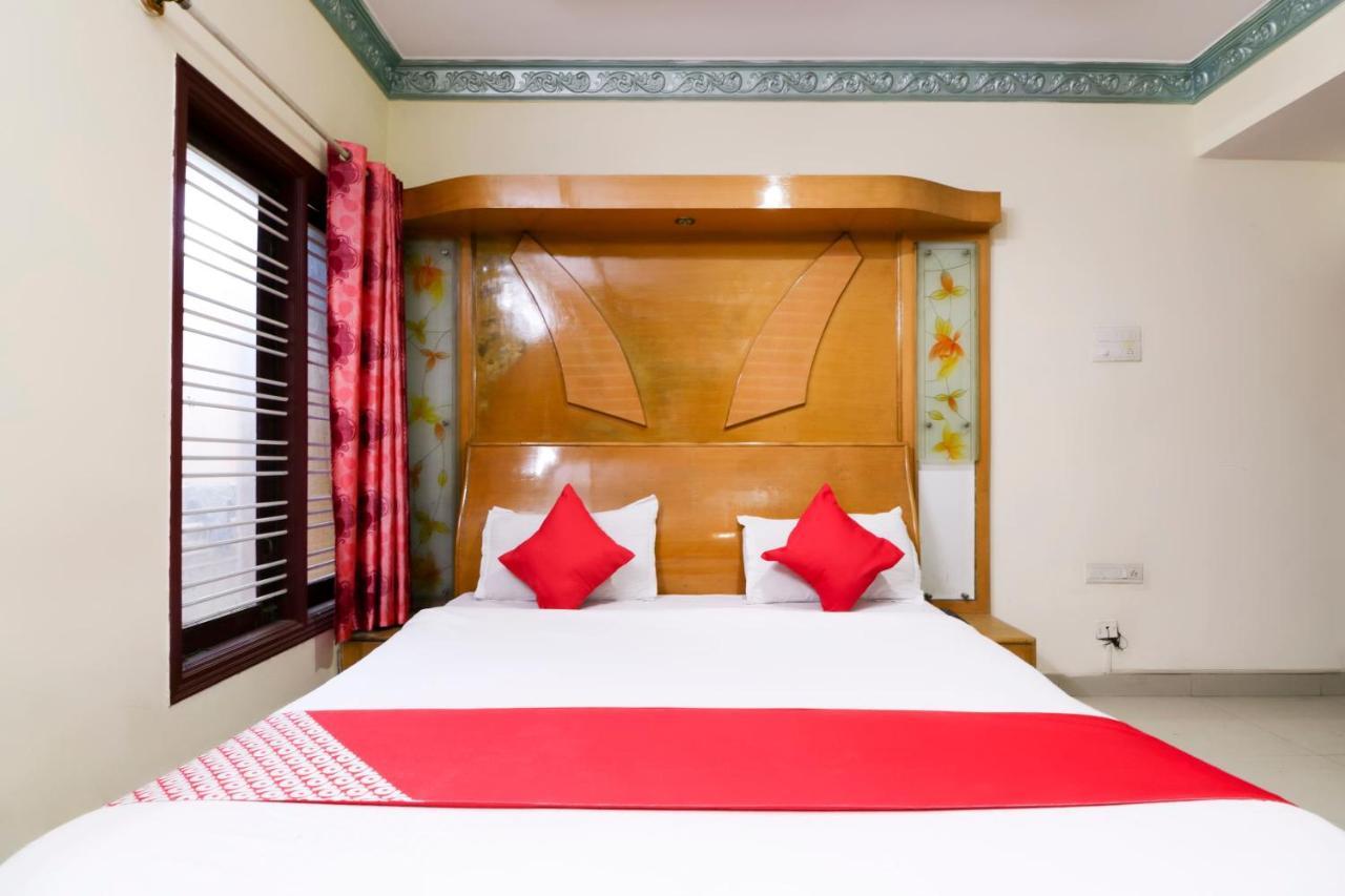 Oyo 71675 New Aishwarya Comforts Hotel Бангалор Екстериор снимка