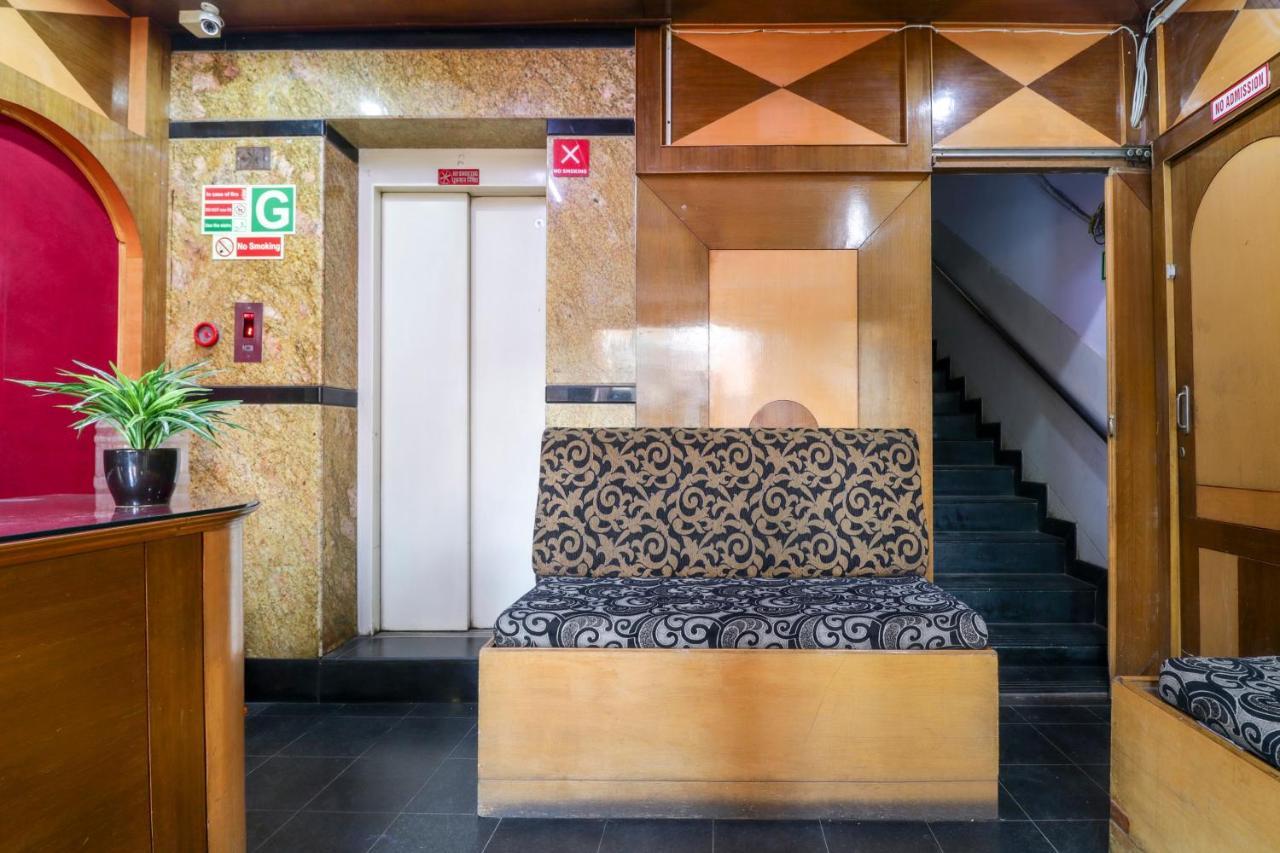 Oyo 71675 New Aishwarya Comforts Hotel Бангалор Екстериор снимка